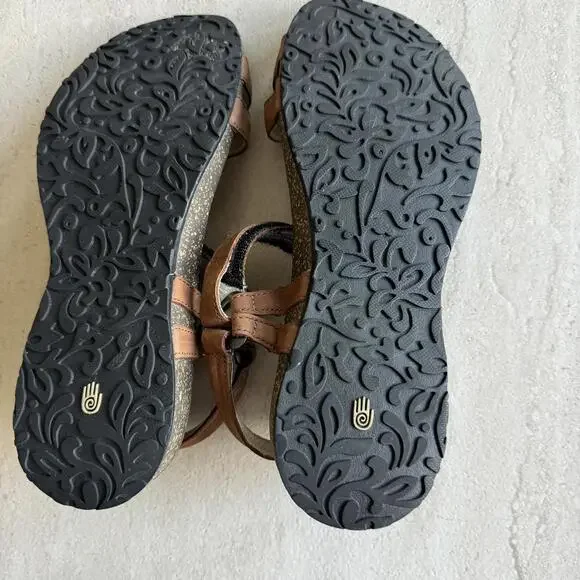 Teva Ventura Comfortable Brown Leather Sandals for Summer Size 8.5 - Picture 6 of 7